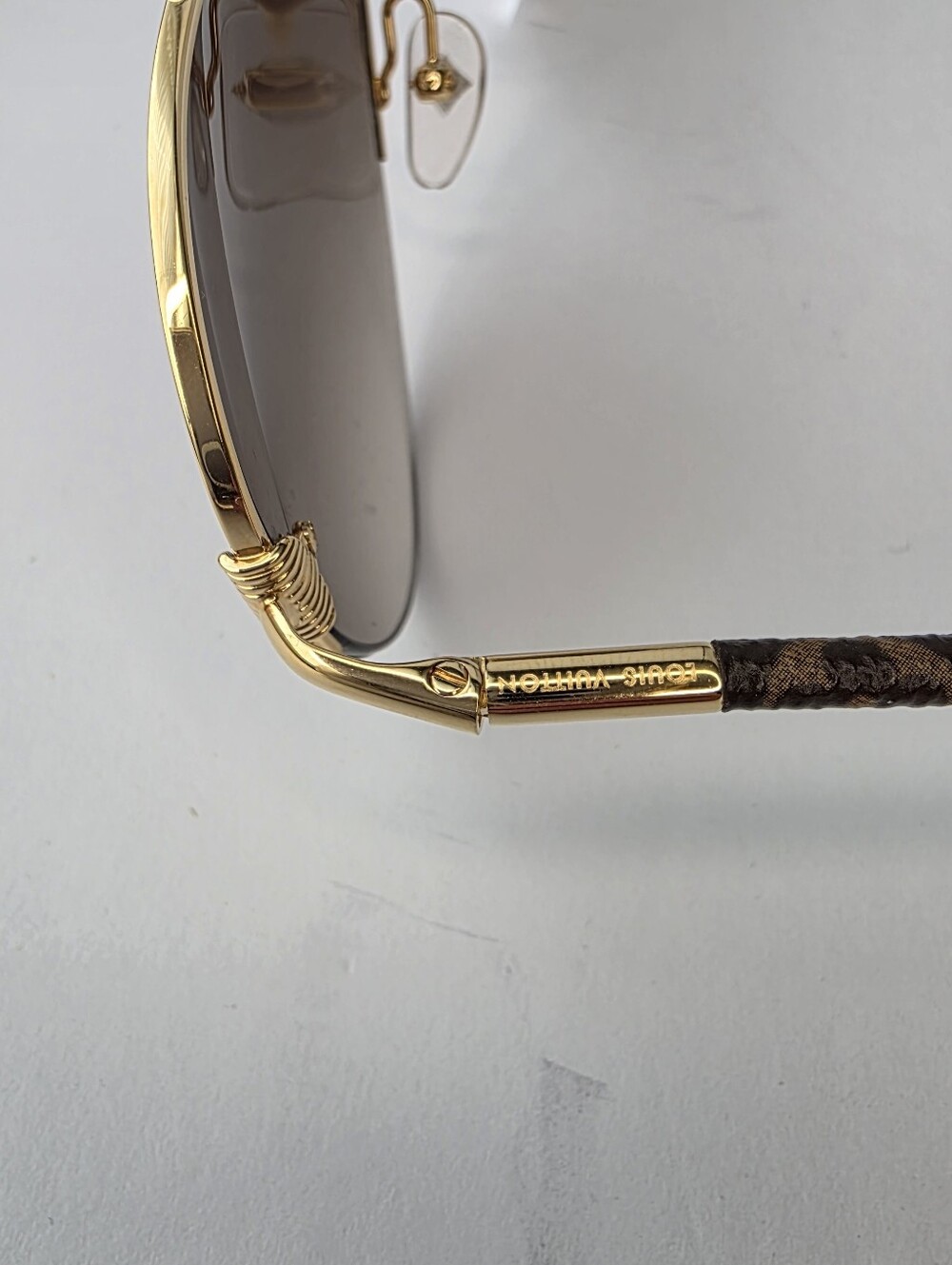 Louis Vuitton Monogram Petite Viola Pilote Aviator Sunglasses - Picture 10 of 16